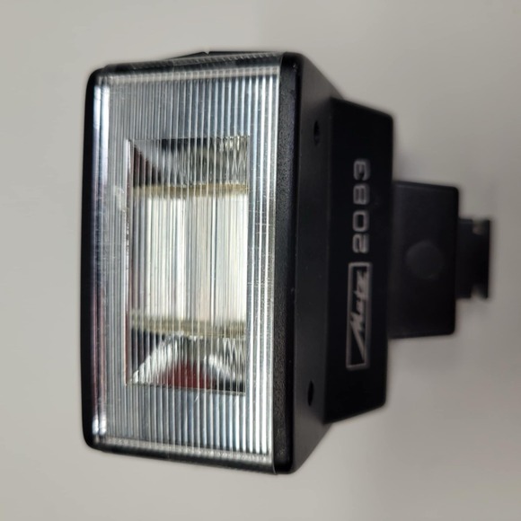 Metz mecablitz 20B3 Shoe Mount Flash ( Universal ) Camera Flash - Picture 3 of 7